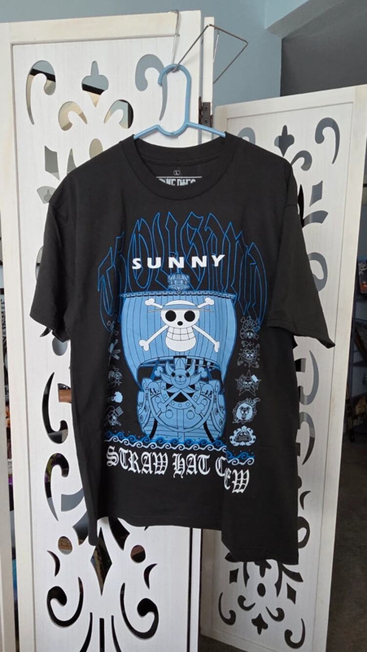 One Piece Thousand Sunny T-Shirt Mens Large Black Straw Hat Crew Graphic Tee